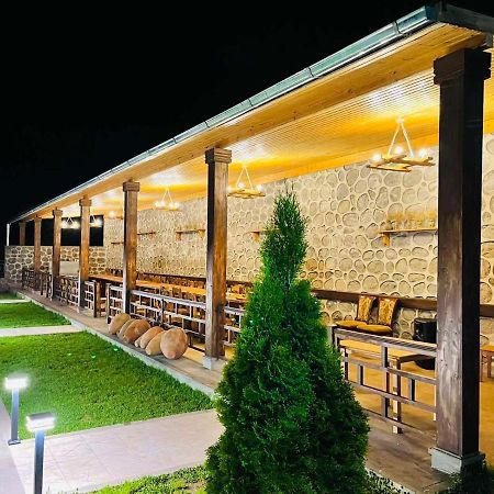 Lara Hotel Горис Екстериор снимка