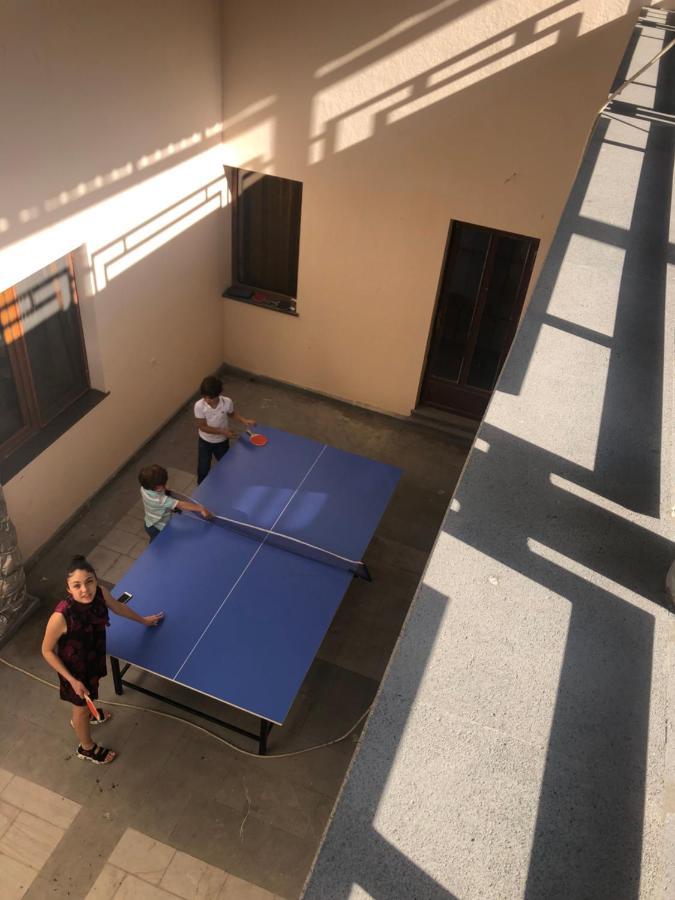 Lara Hotel Горис Екстериор снимка