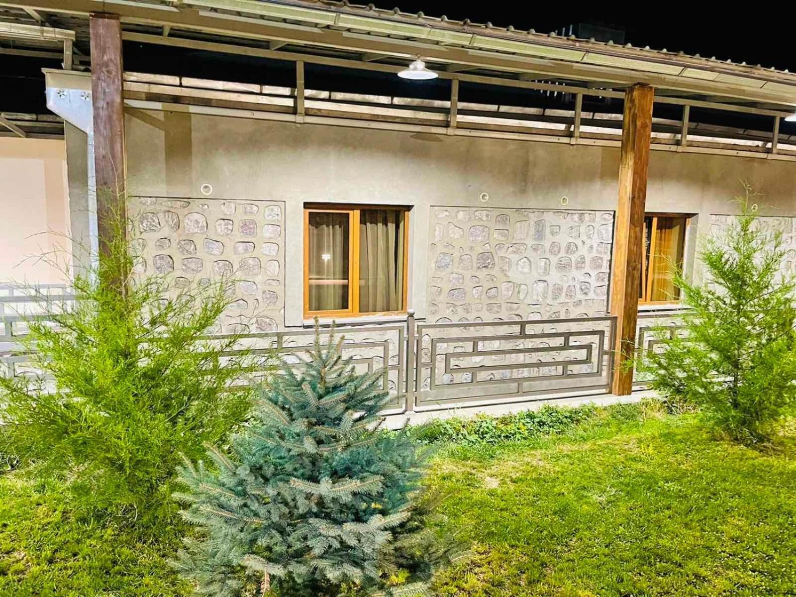Lara Hotel Горис Екстериор снимка